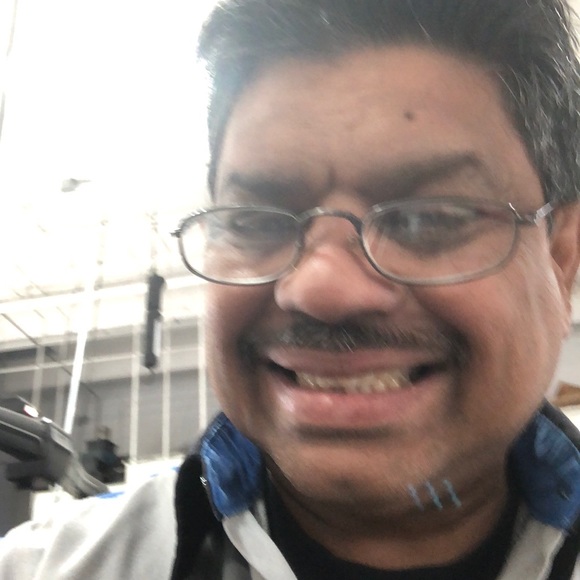 Meet your Posher, Johanan - Picture 1 of 1